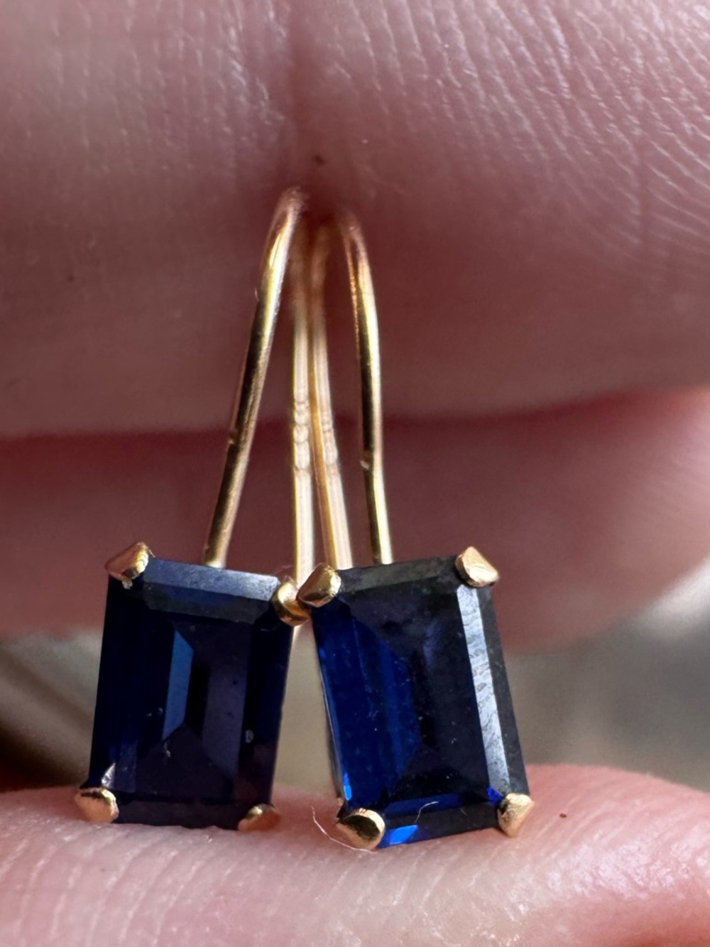Solid 14k yellow gold genuine royal sapphire earrings - Picture 2 of 9